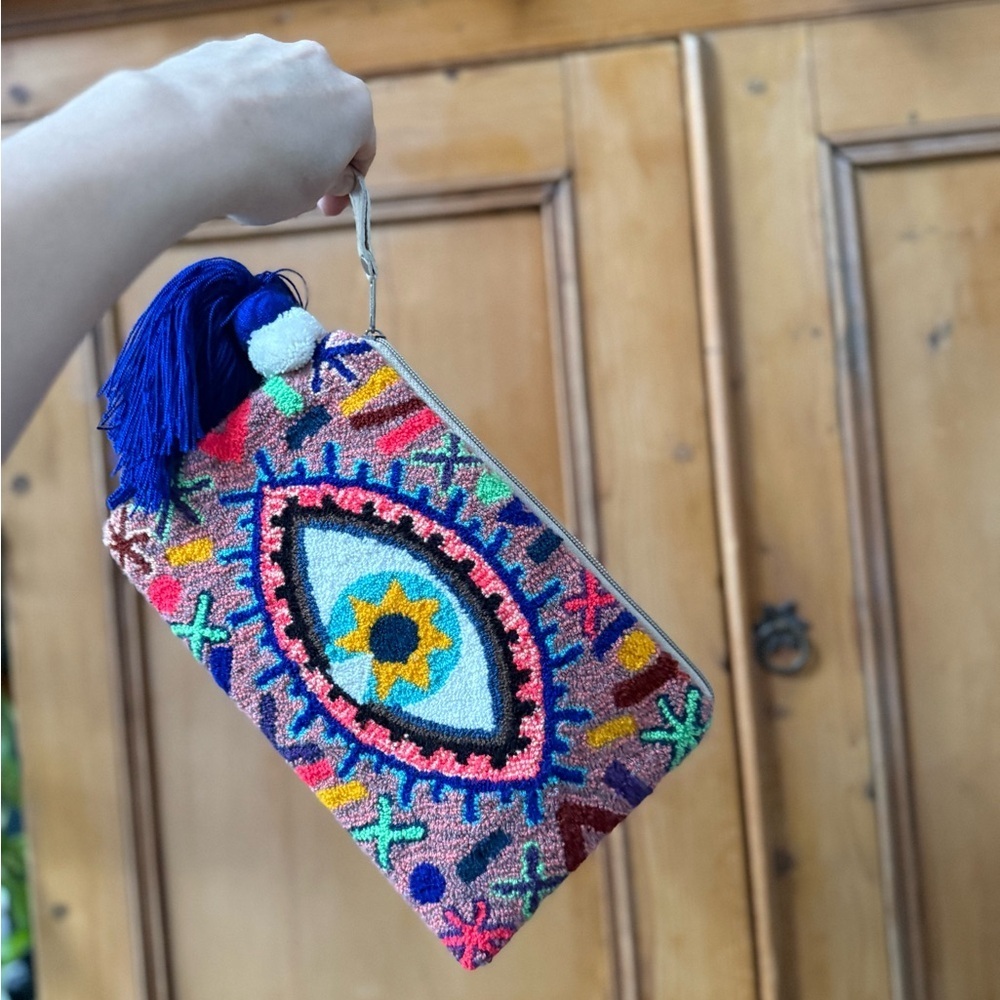 Wayuu colorful Embroidered seeing Eye Clutch with Blue Tassel - Picture 8 of 8